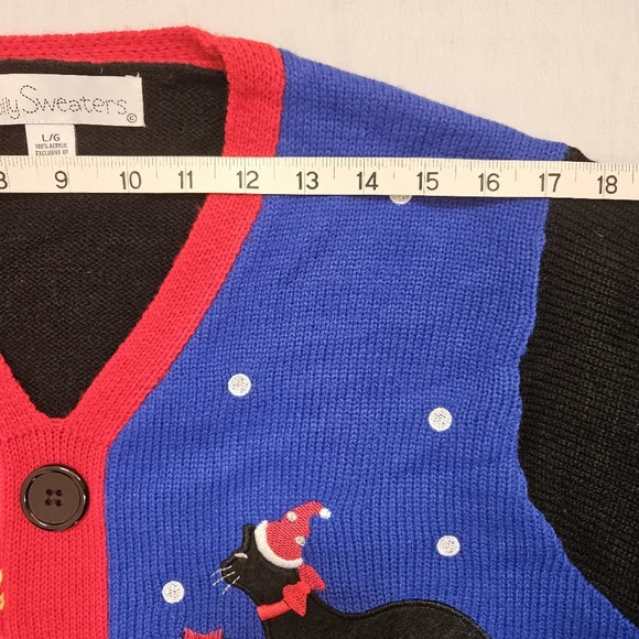 Christmas cat sweater pull-over with faux front buttons - Picture 5 of 11